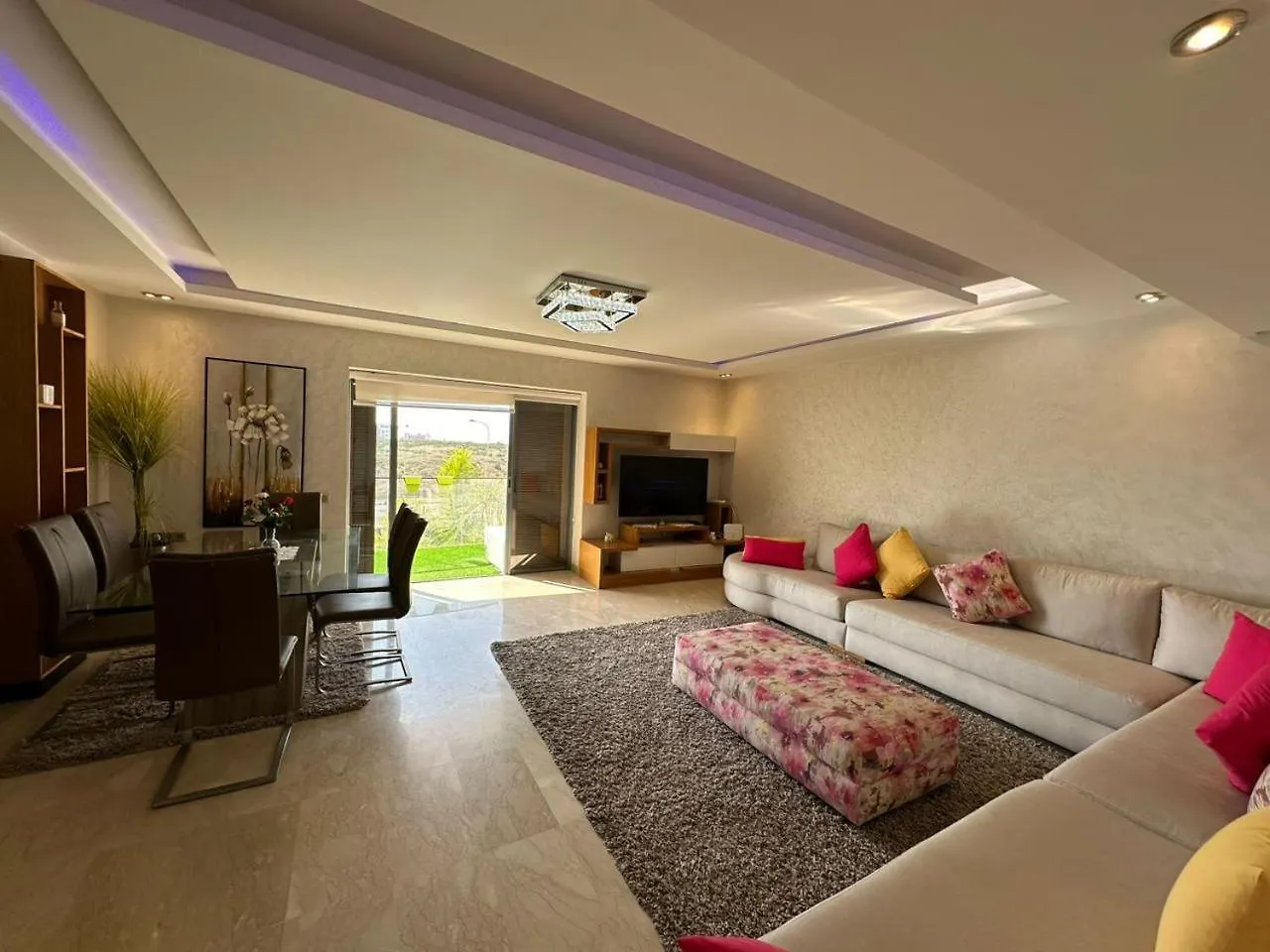 Charme, Espace Et Modernite 아가디르 아파트